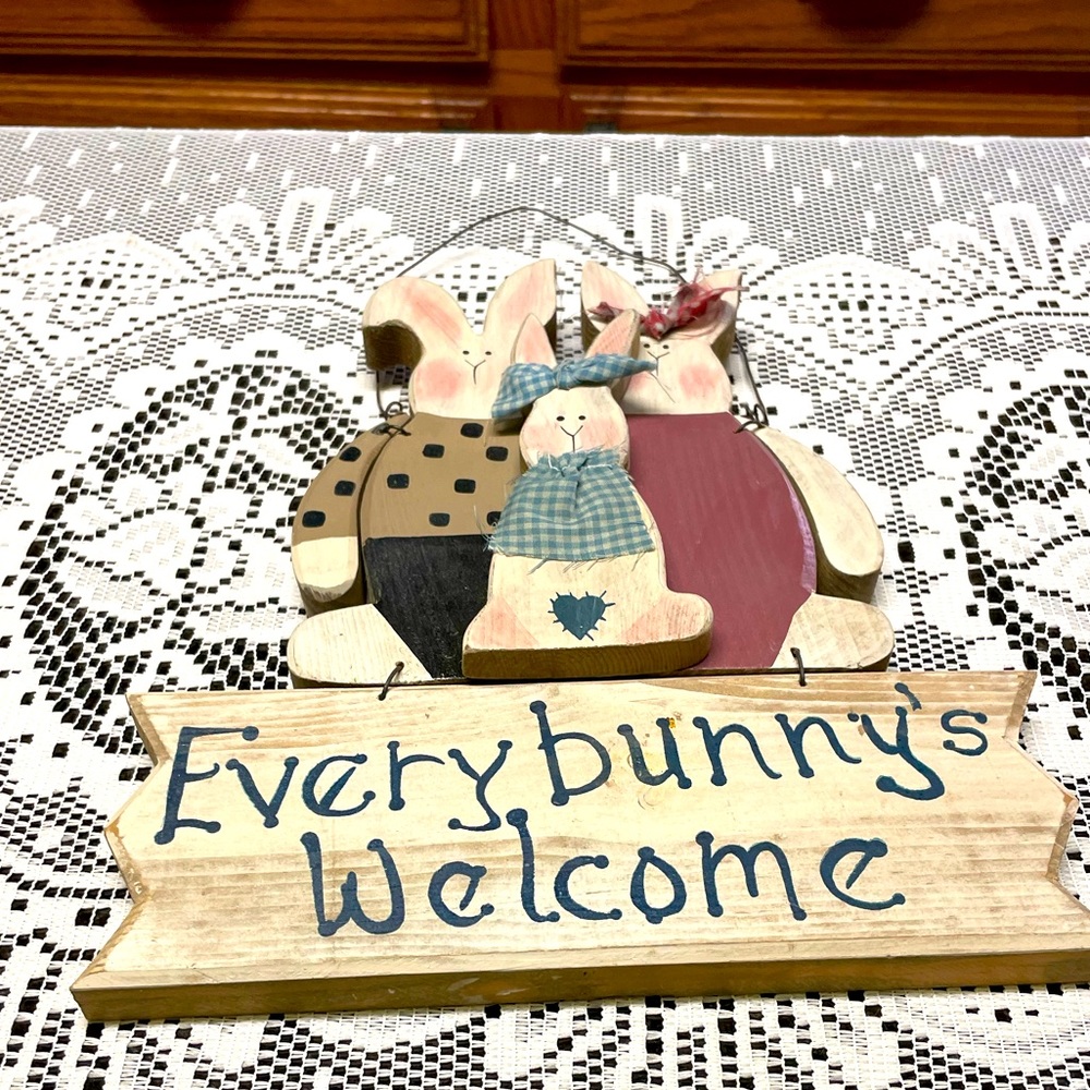 Wooden Welcome Bunny Sign